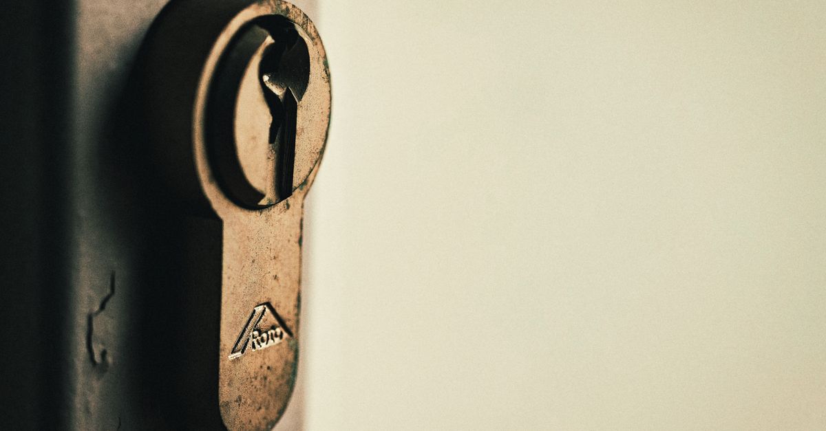 locksmith service technician — Secure Nest Locksmith Experts